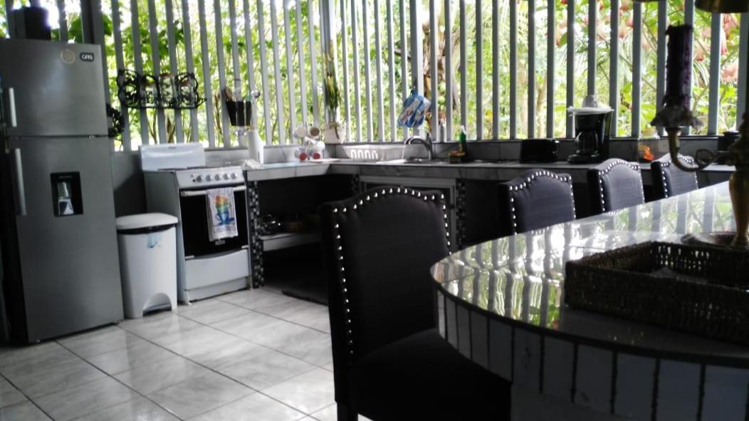 Casa Sophia 3 Listings Apartment 1 Or Apartment 2 Separately Or Apt 1 And 2 Together All With Fo Internet Guápiles Εξωτερικό φωτογραφία
