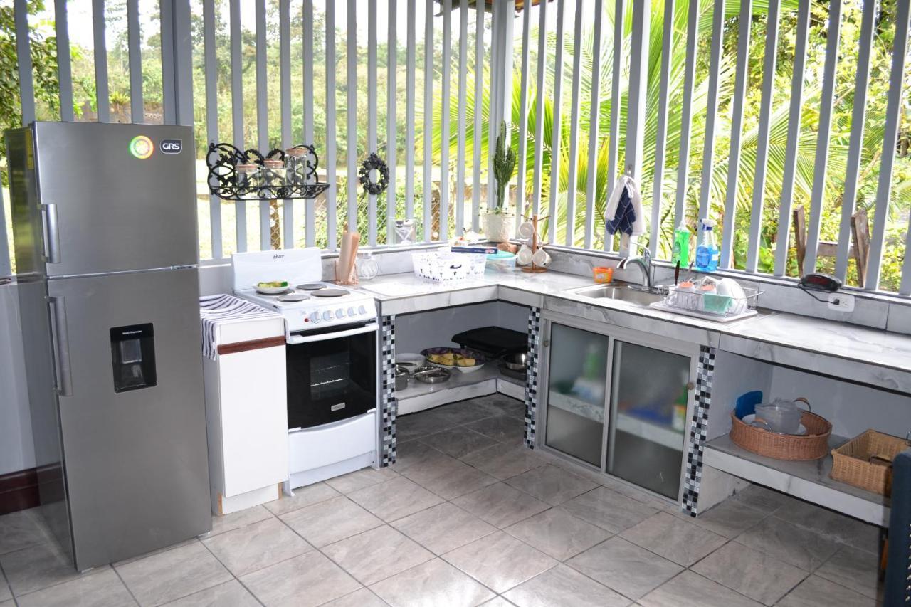 Casa Sophia 3 Listings Apartment 1 Or Apartment 2 Separately Or Apt 1 And 2 Together All With Fo Internet Guápiles Εξωτερικό φωτογραφία